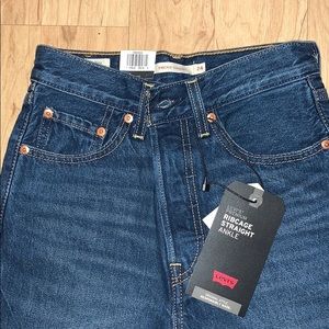 Women’s Levi Jeans